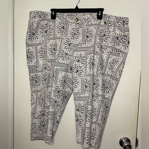 Crystal Vogue Size 24 Crop Pants - Black & White